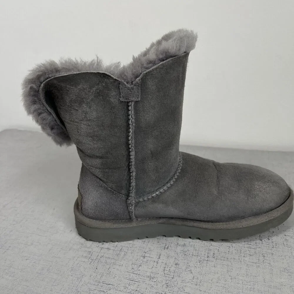 UGG bailey button